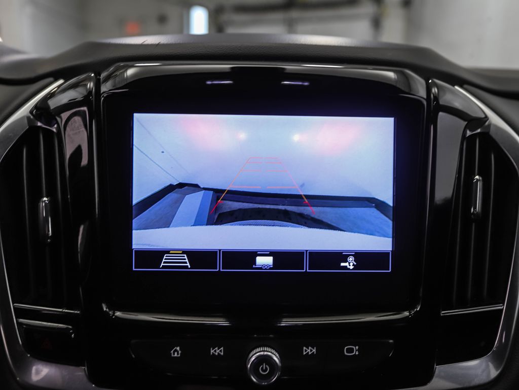 Thumbnail: 2020 Chevrolet Traverse - 18