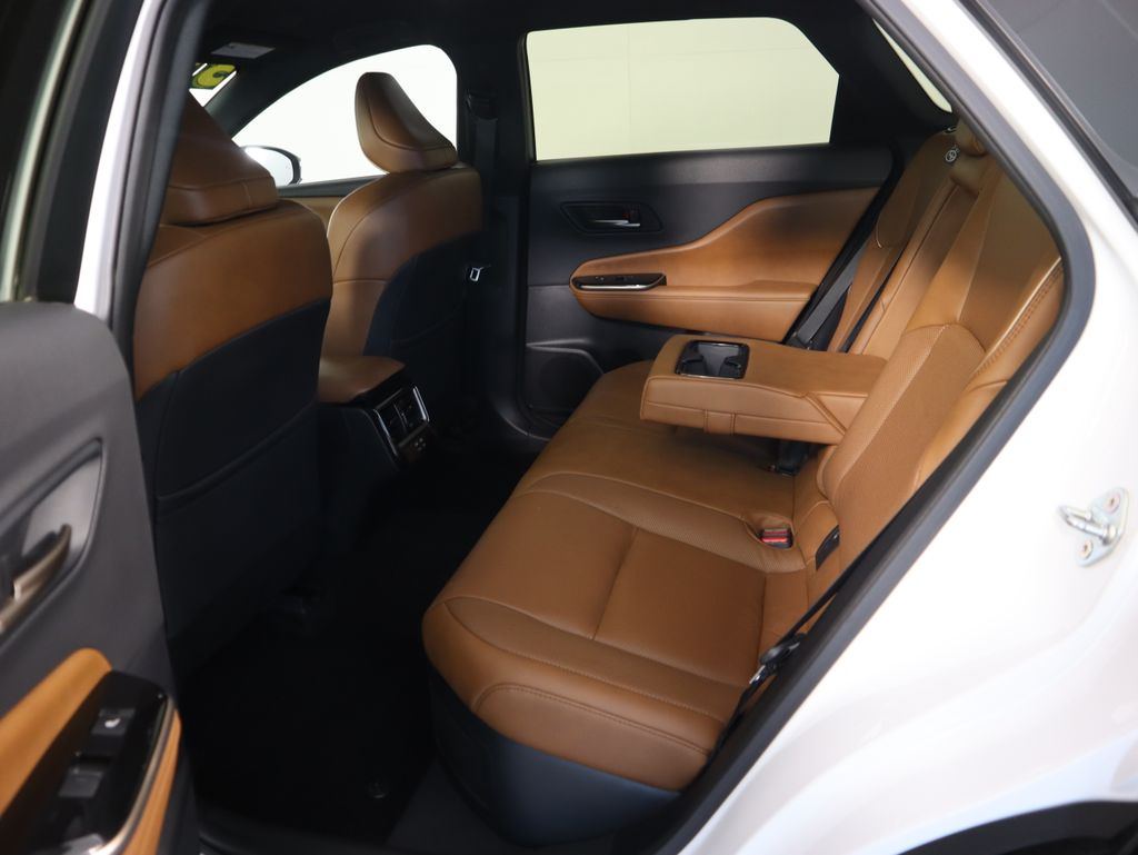 Thumbnail: 2025 Toyota Crown Signia - 22