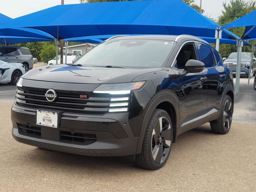 2025 Nissan Kicks SR AWD