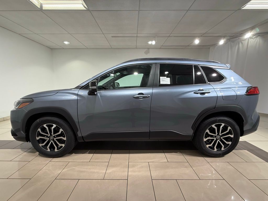 2025 Toyota Corolla Cross SE 2
