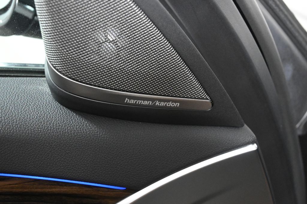 Thumbnail: 2023 BMW 5 Series - 30