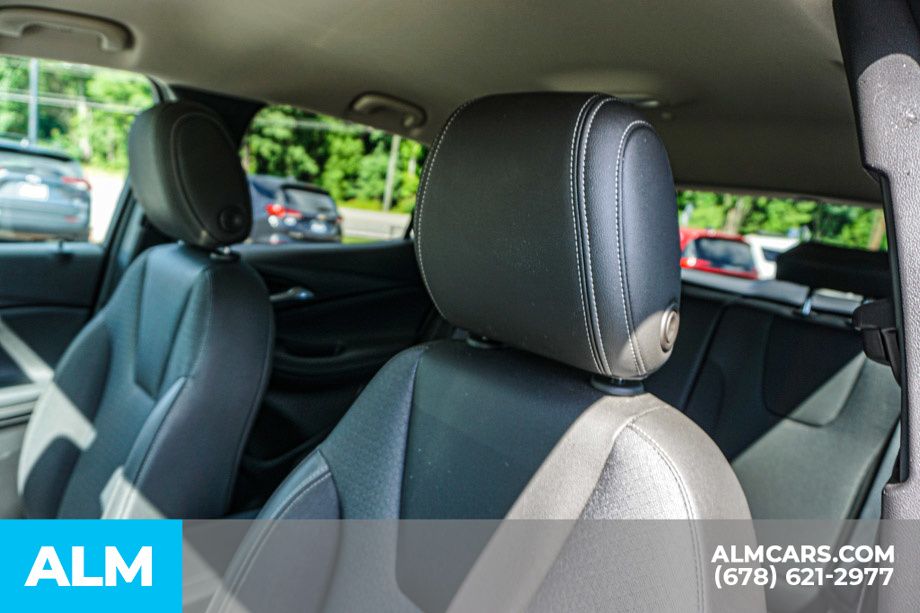 Used 2025 Black Buick Preferred image 18