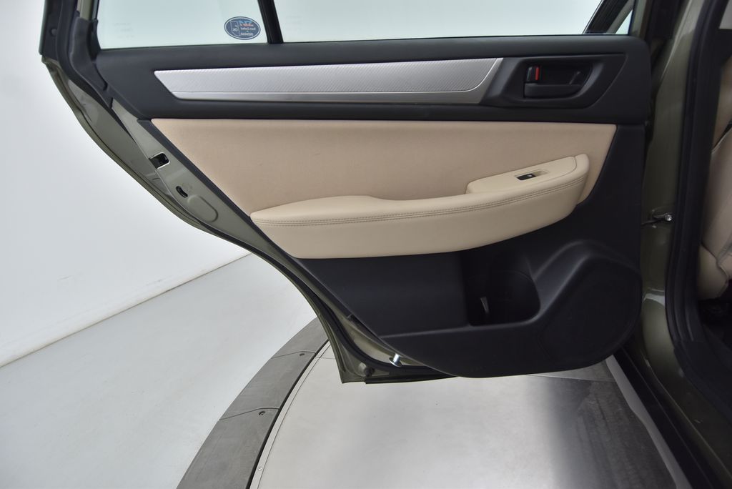 2017 Subaru Outback 2.5i photo