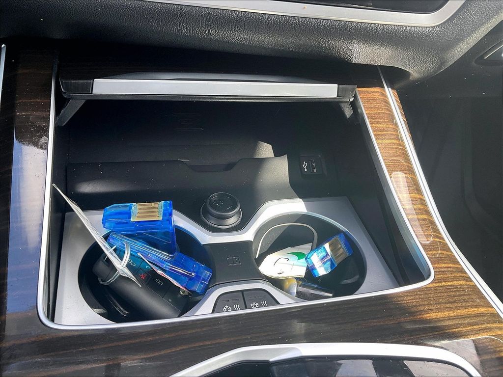 2024 BMW X7 — photo 27