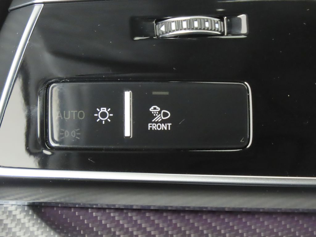 Thumbnail: 2026 Audi RS Q8 - 17