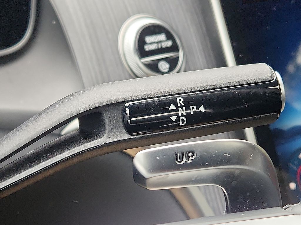 Thumbnail: 2025 Mercedes-Benz GLC - 15