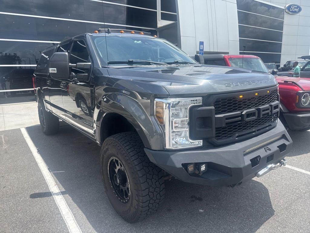2019 Ford F-250 Lariat 4x4 Crew Cab 6-3/4' Box's photo