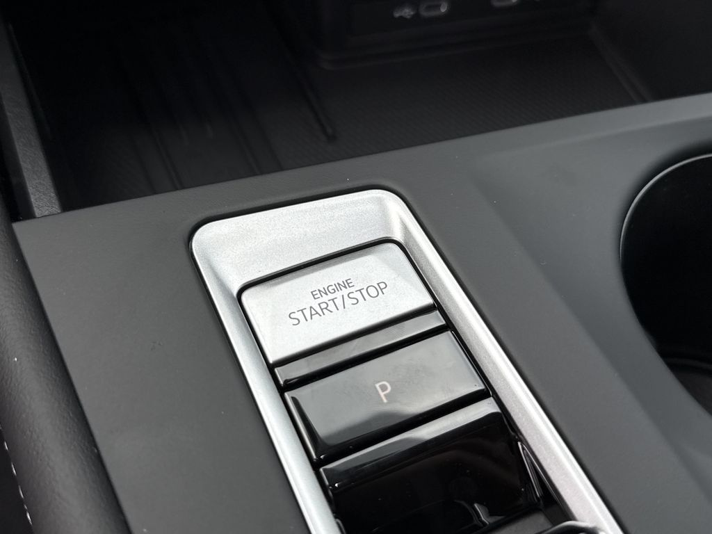 2026 Volkswagen Atlas 2.0T SE Silver at Bayshore Chrysler Jeep Dodge Ram
