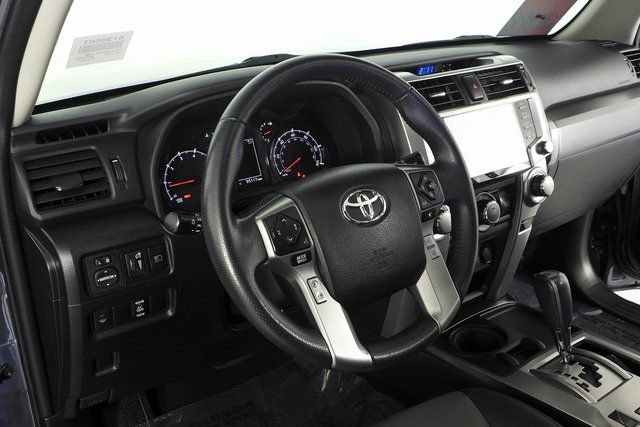 2020 Toyota 4Runner SR5 28