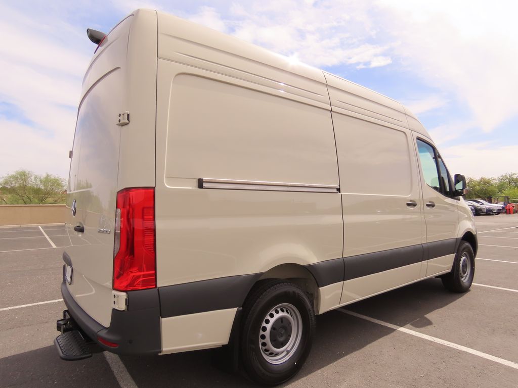 2025 Mercedes-Benz Sprinter 2500 5