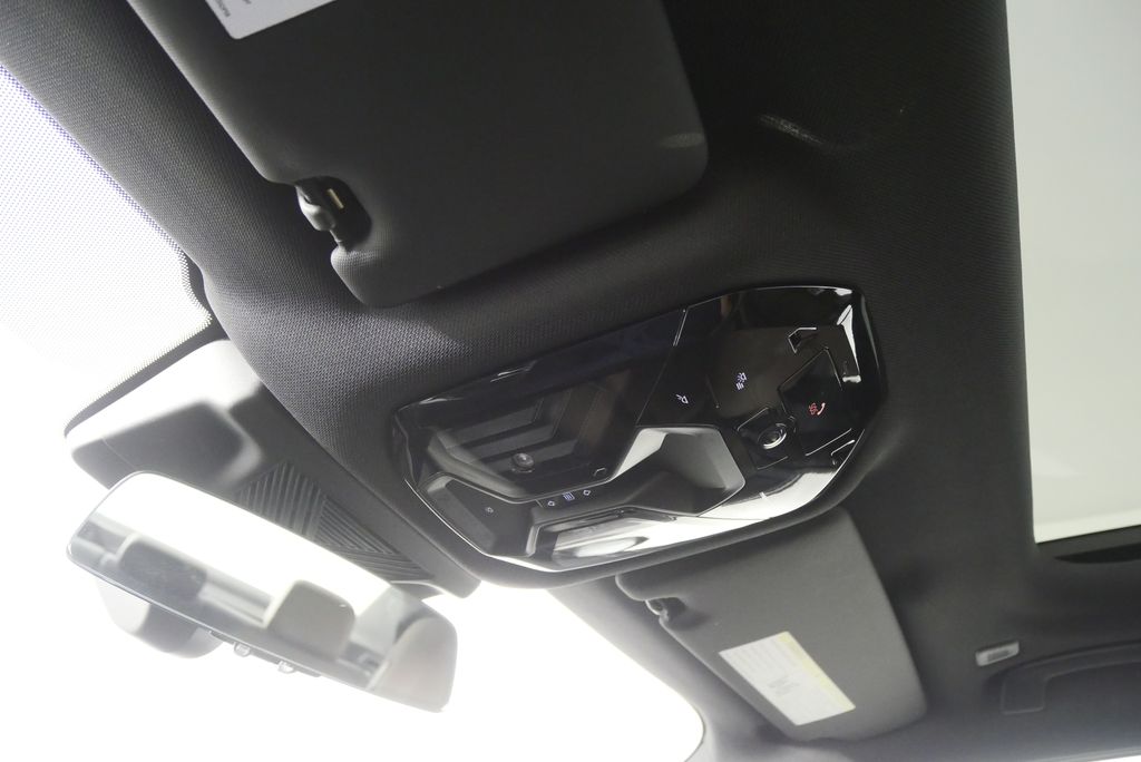 Thumbnail: 2026 BMW 5 Series - 22