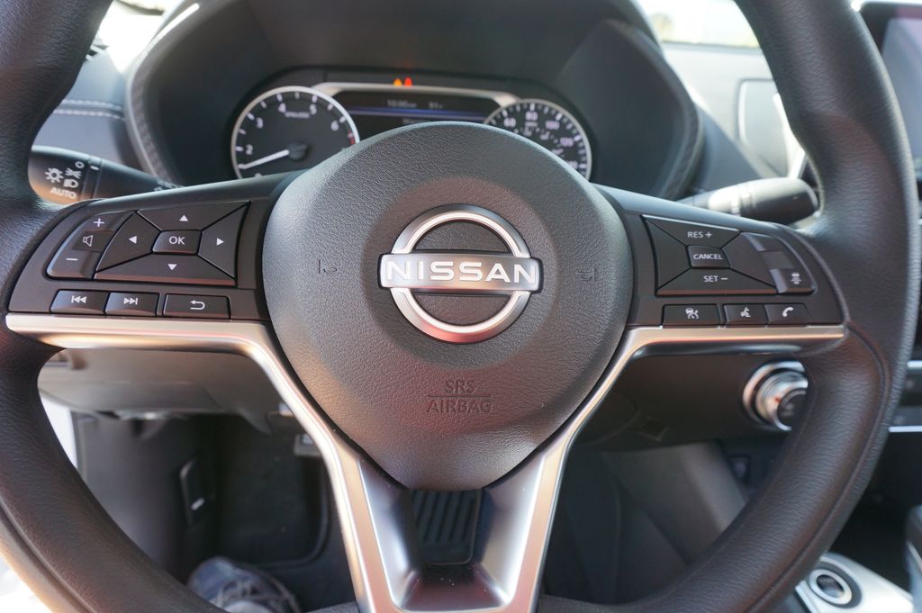 2025 Nissan Sentra SV 17