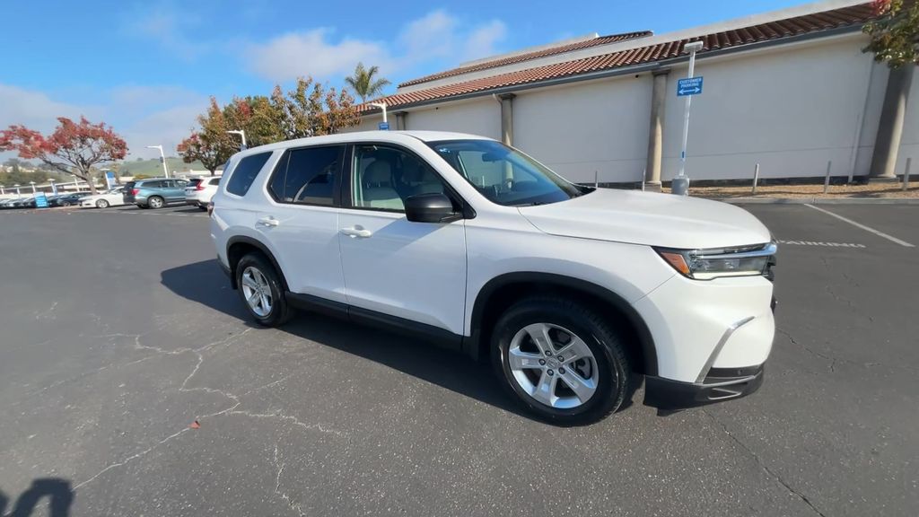 Thumbnail: 2023 Honda Pilot - 2