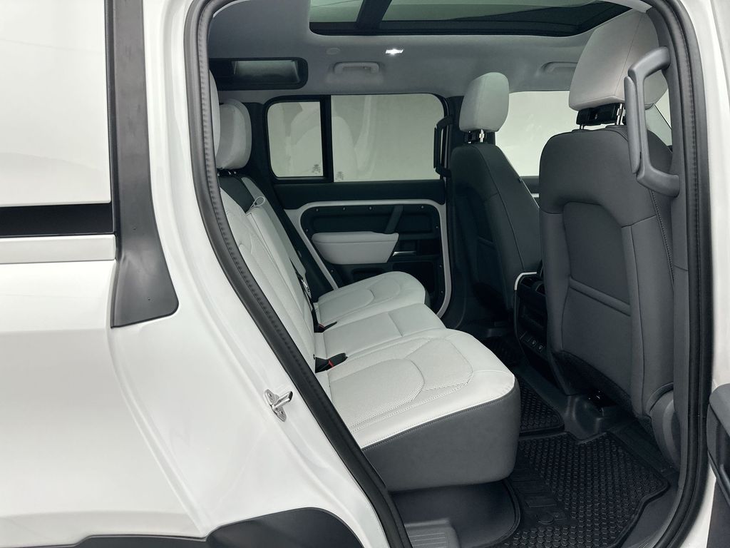 Thumbnail: 2025 Land Rover Defender - 5
