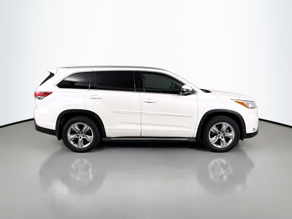 Thumbnail: 2014 Toyota Highlander - 4