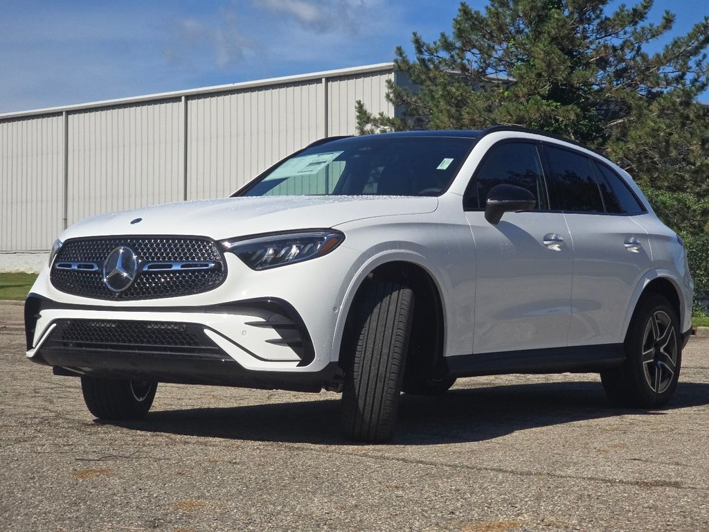 New 2026 White Mercedes-Benz GLC 300 image 13