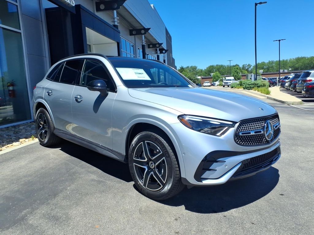New 2026 Cirrus Silver Metallic Mercedes-Benz GLC 300 image 8