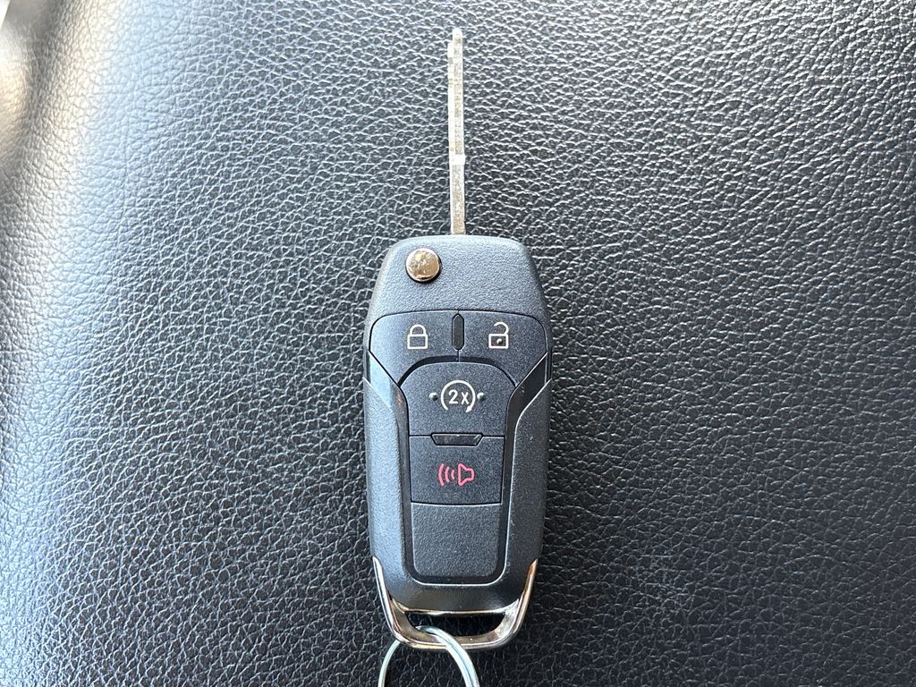 Certified Used 2021  Ford XL image 32