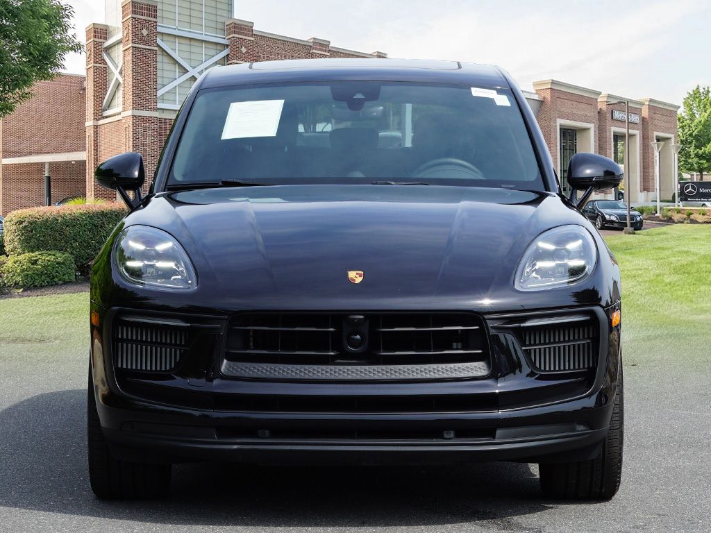 Thumbnail: 2023 Porsche Macan - 2