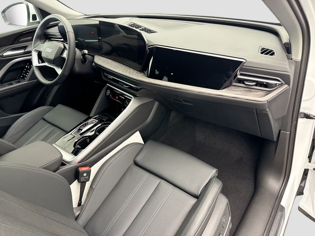 Thumbnail: 2025 Audi Q5 - 16