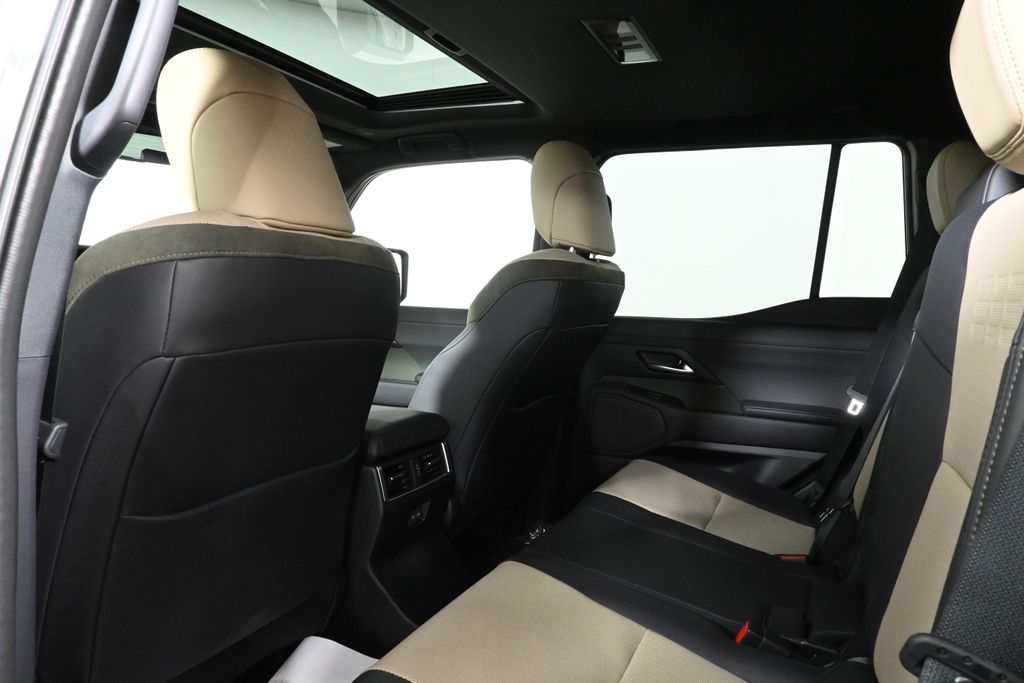 Thumbnail: 2025 Lexus GX - 32