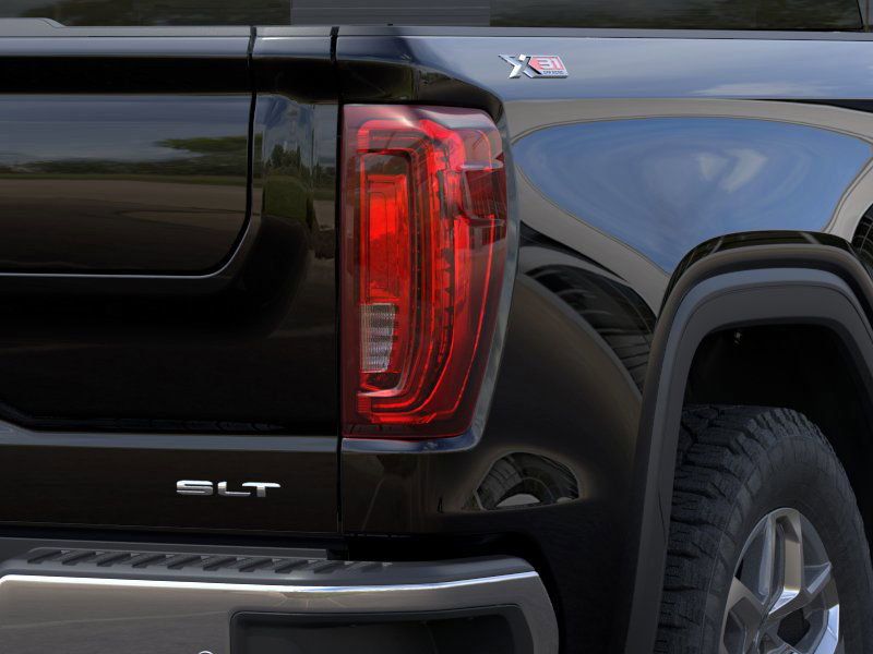 2025 GMC Sierra 1500 SLT 11