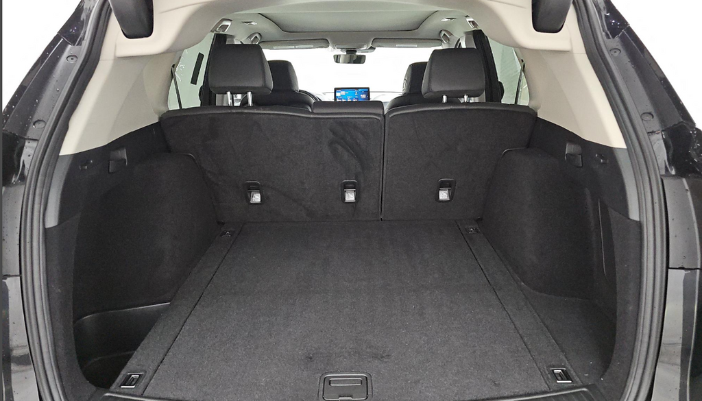 Used 2019  Acura Base image 17