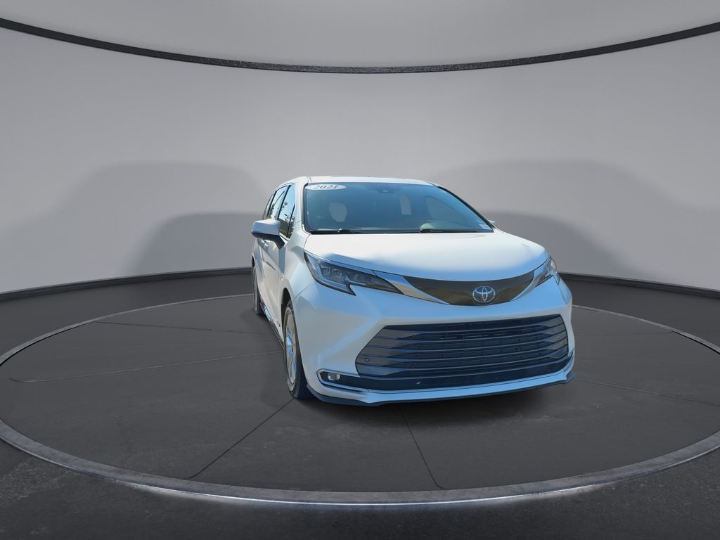 Thumbnail: 2021 Toyota Sienna - 3