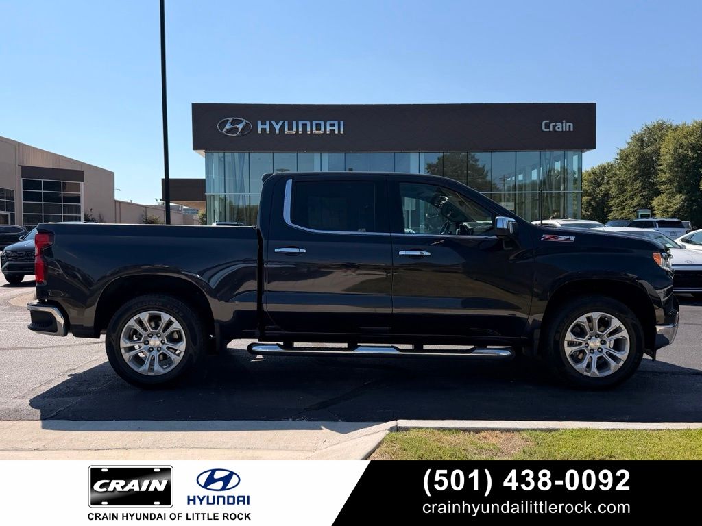 Dark Ash Metallic 2022 Chevrolet Silverado 1500 Pickup Truck Four-Wheel Drive Automatic