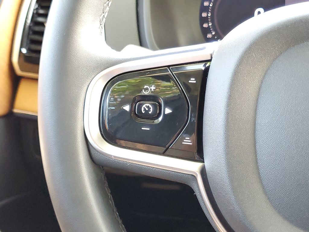 used 2023 Volvo XC90 car, priced at $35,986