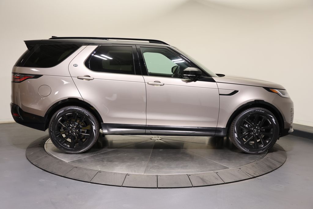 Thumbnail: 2026 Land Rover Discovery - 6
