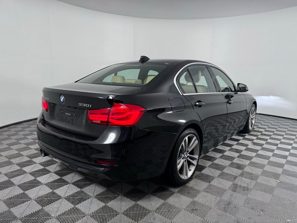 Thumbnail: 2018 BMW 3 Series - 5