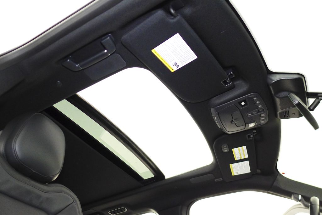 Thumbnail: 2023 Lincoln Navigator - 18