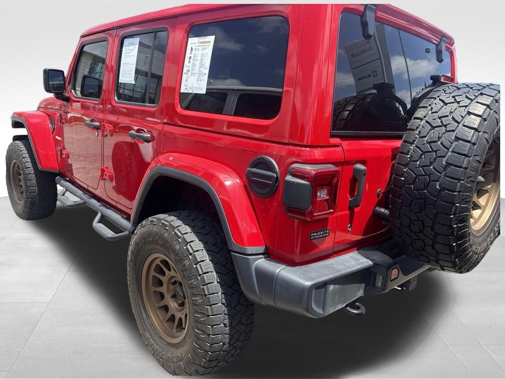 Used 2018 Red Jeep Unlimited Sahara image 12