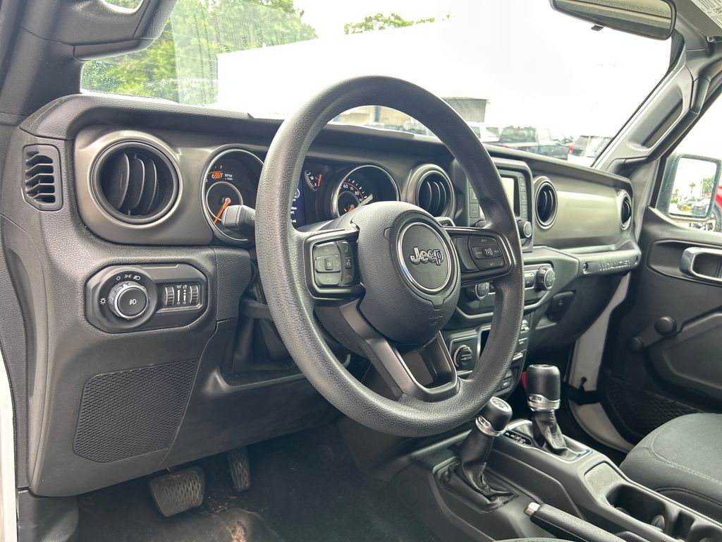Certified Used 2021 White Jeep Unlimited Willys image 10