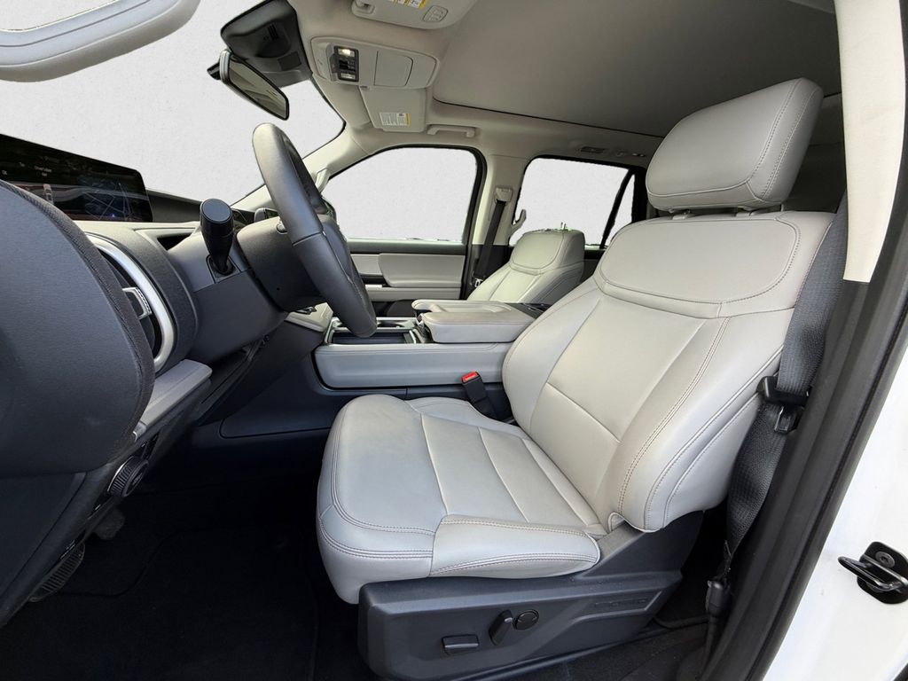 Oxford White 2025 Ford Expedition Active 4WD SUV / Crossover Four-Wheel Drive Automatic