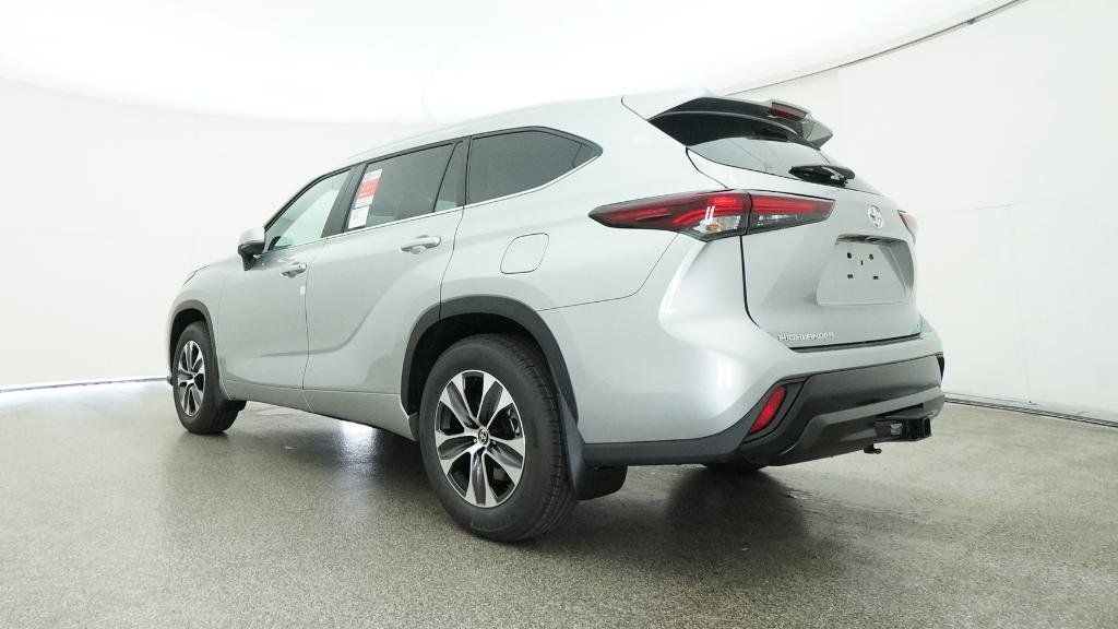Thumbnail: 2025 Toyota Highlander - 12