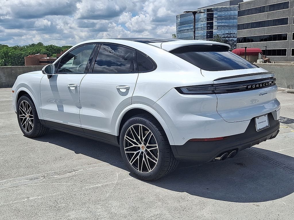 Thumbnail: 2025 Porsche  - 3