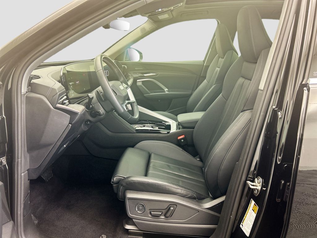 Thumbnail: 2025 Audi Q5 - 18