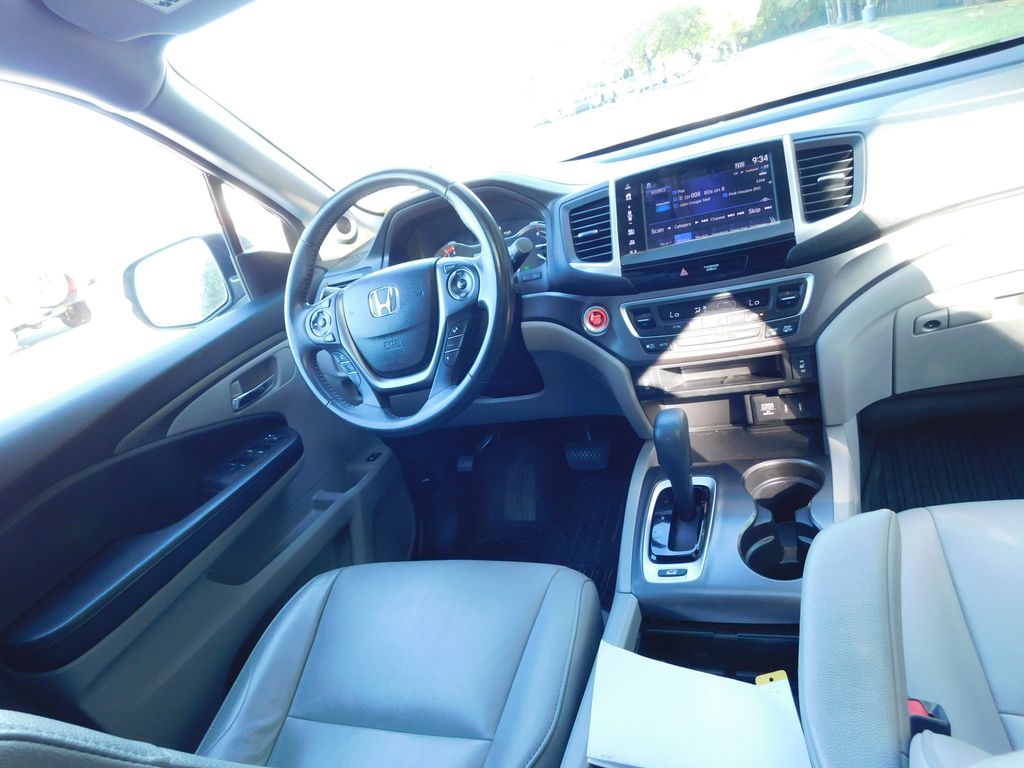 Thumbnail: 2018 Honda Pilot - 7