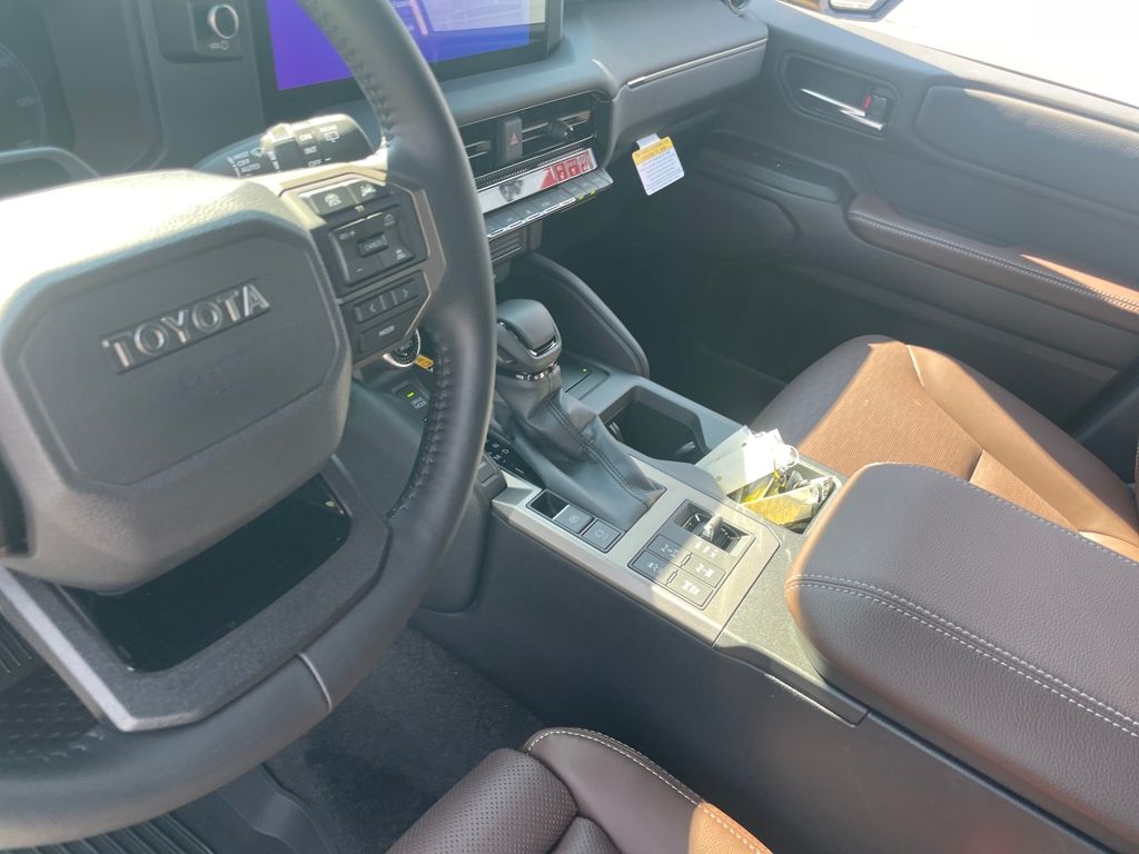 2025 Toyota Land Cruiser photo 33