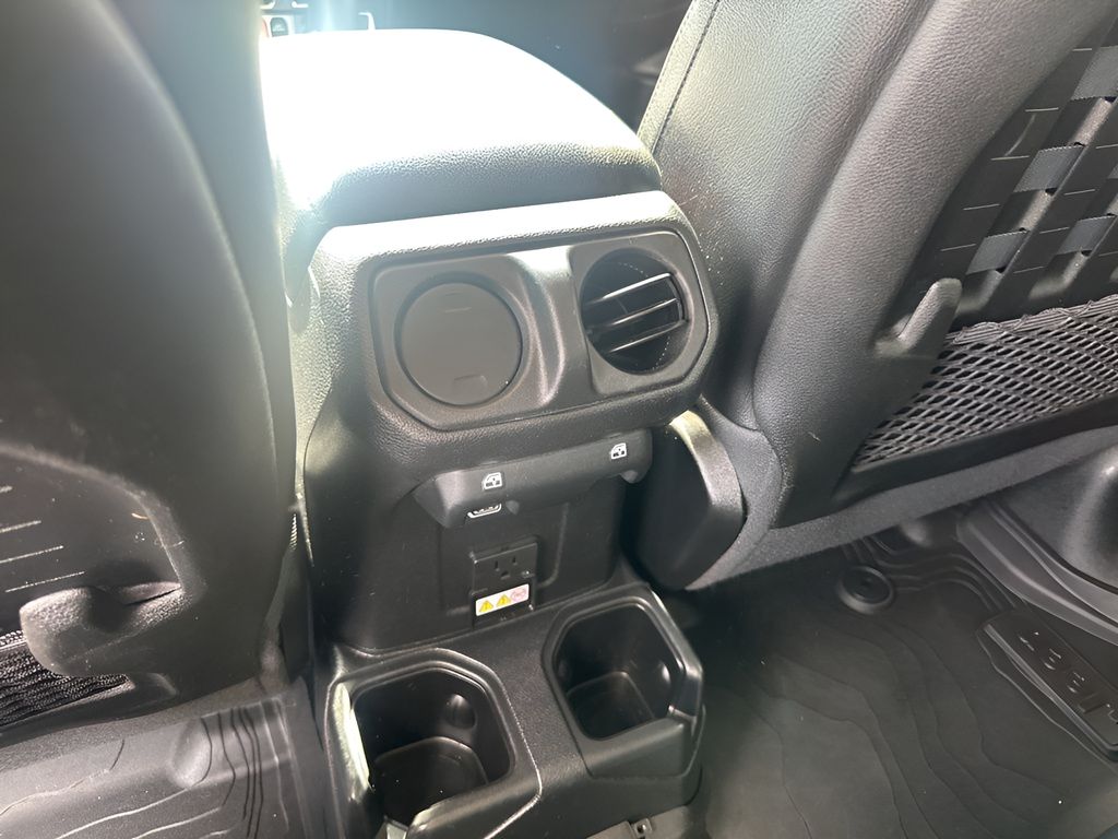 Used Car 2021 Jeep Gladiator  Mojave For Sale Under $40,000 In Austin, Texas