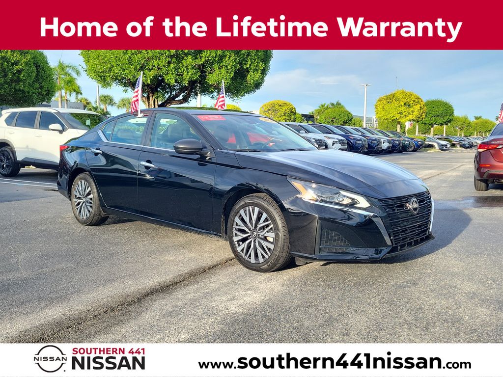 Super Black 2025 Nissan Altima Sedan Front-Wheel Drive Continuously Variable Transmission