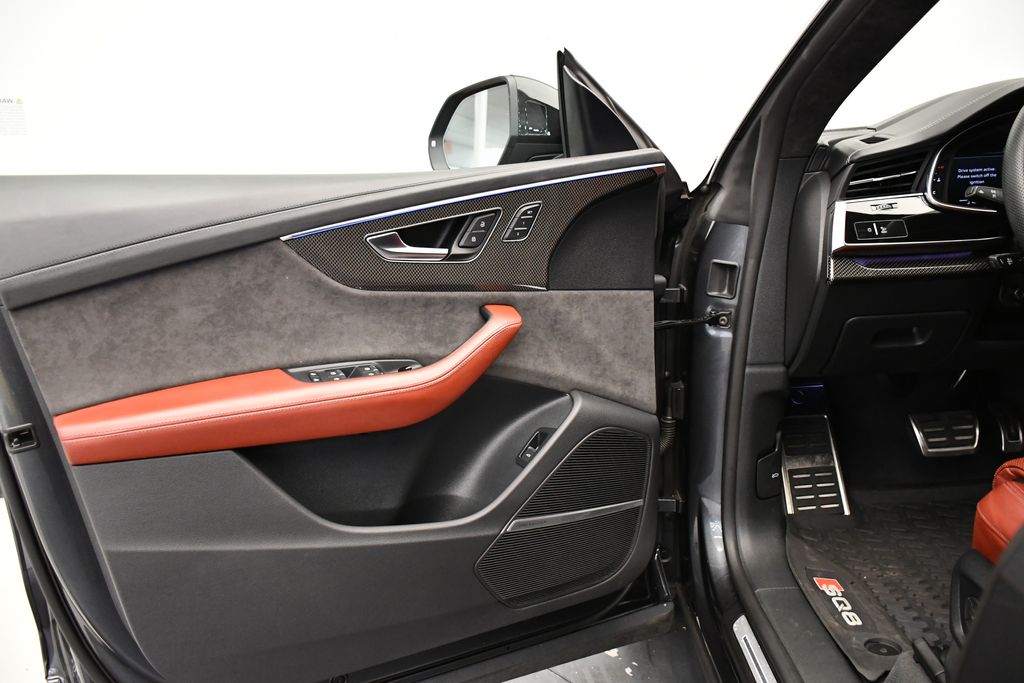 Thumbnail: 2022 Audi SQ8 - 30