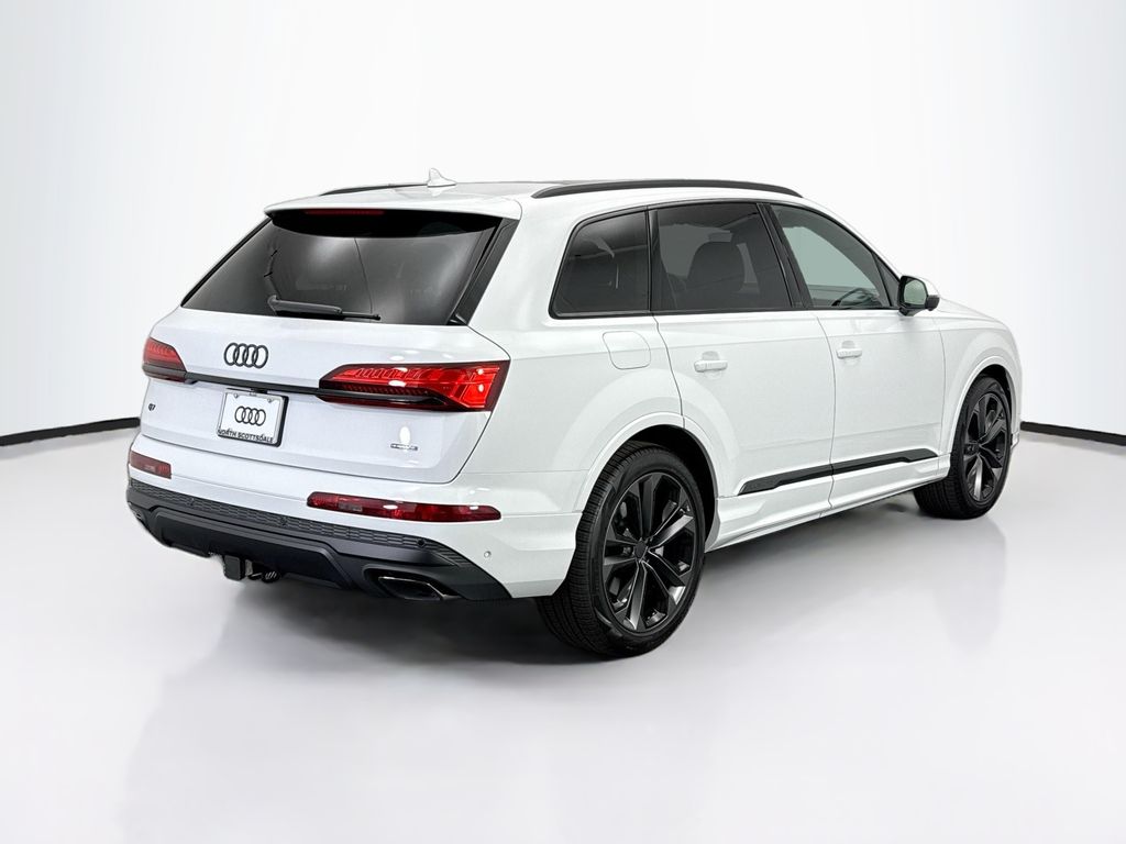 Thumbnail: 2026 Audi Q7 - 5