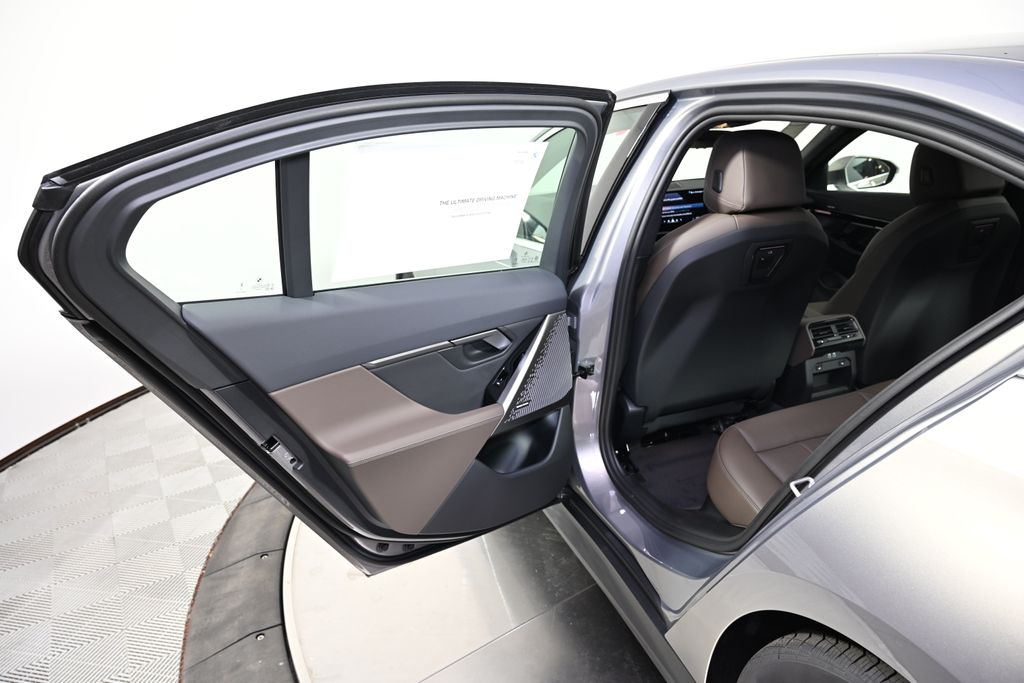 Thumbnail: 2026 BMW 5 Series - 23