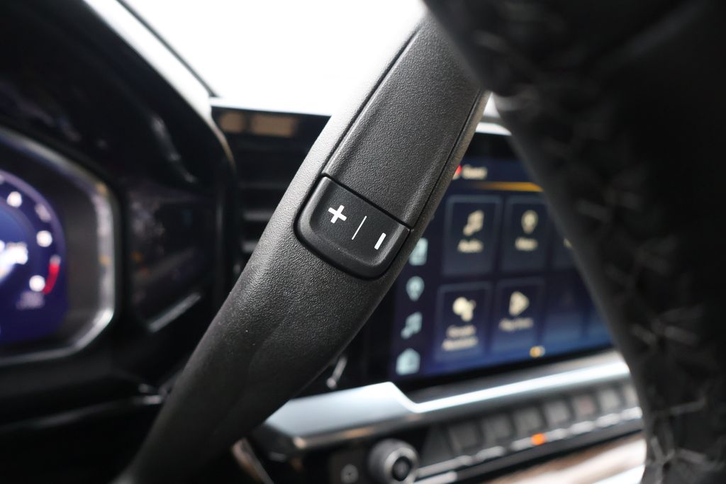 Thumbnail: 2026 Chevrolet Silverado 3500 - 23