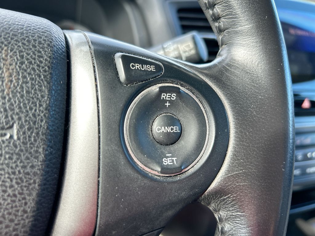 Thumbnail: 2018 Honda Pilot - 18