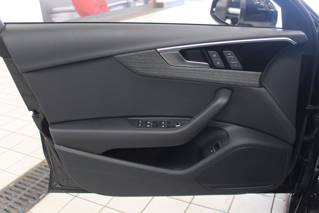 Thumbnail: 2023 Audi A4 - 13