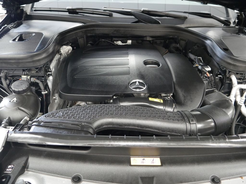 Thumbnail: 2022 Mercedes-Benz GLC - 11